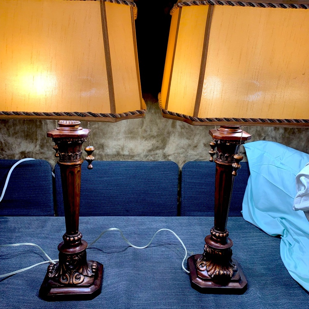 2 rustic farmhouse brass table lamps(offers welcome)
